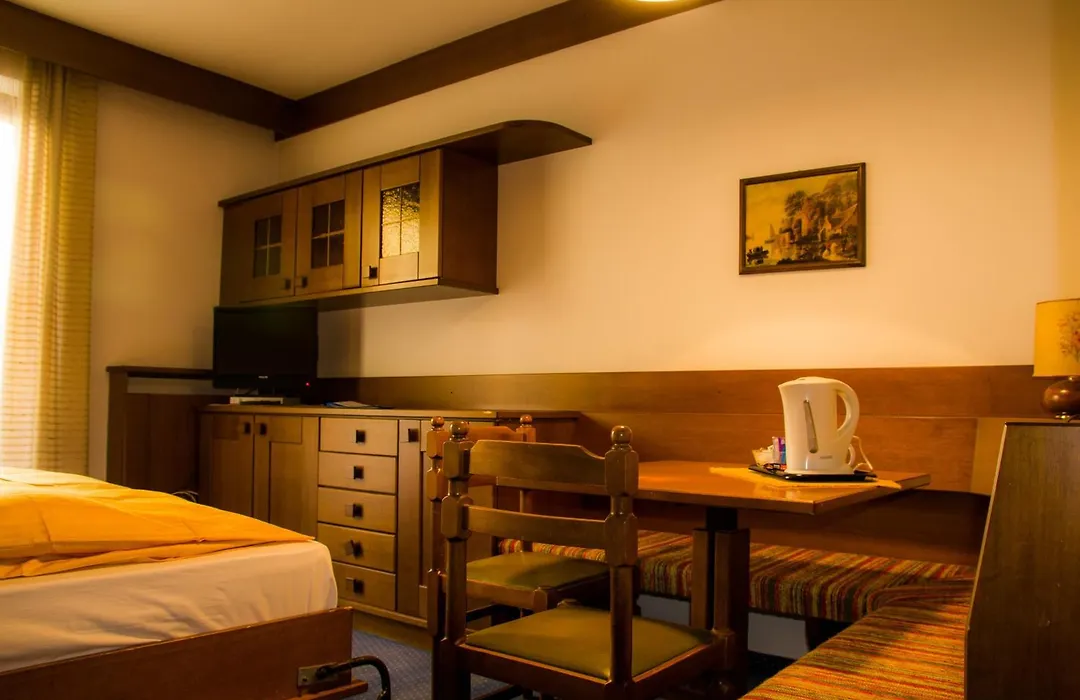 Hotel Carlone-1